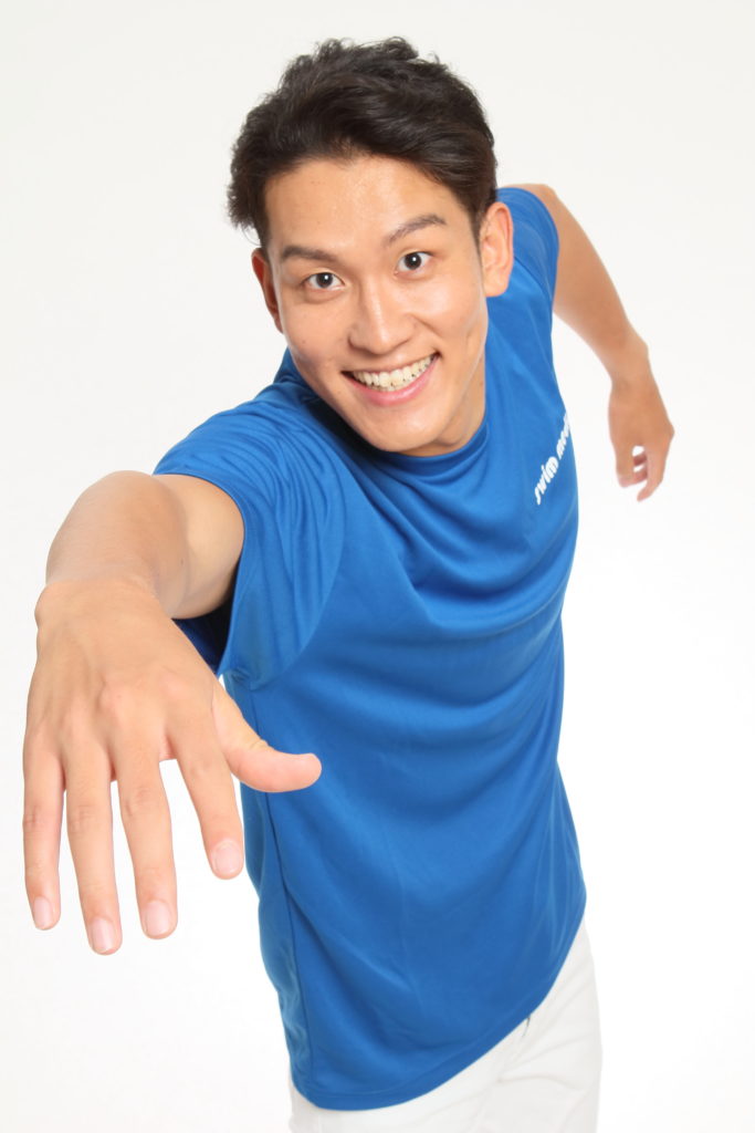 スポーツウェア姿の小坂悠真